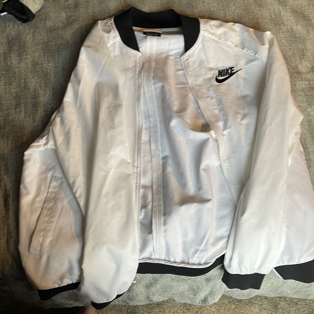 Nike windbreaker jacket white size large